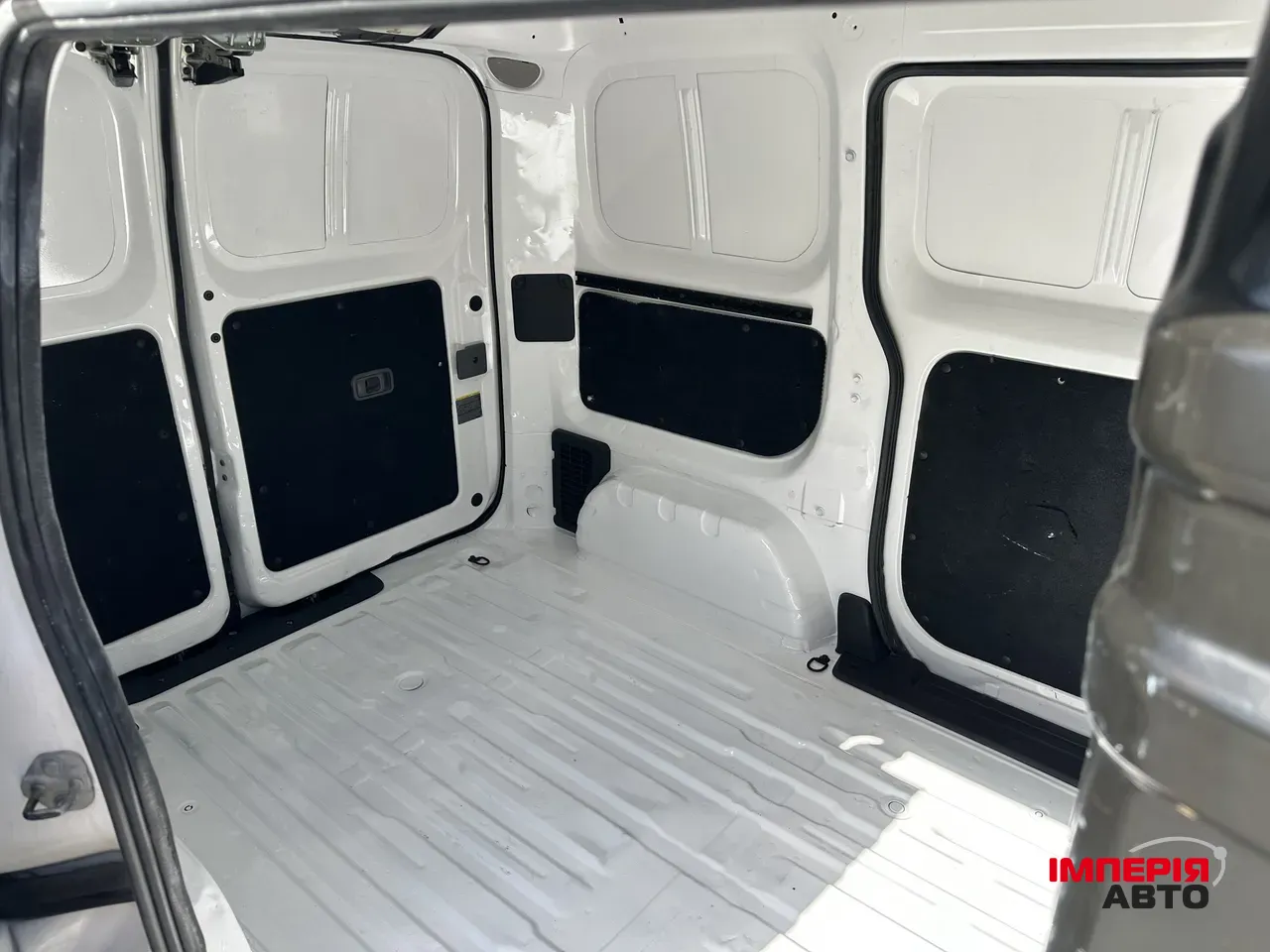 Nissan NV200 - фото 20