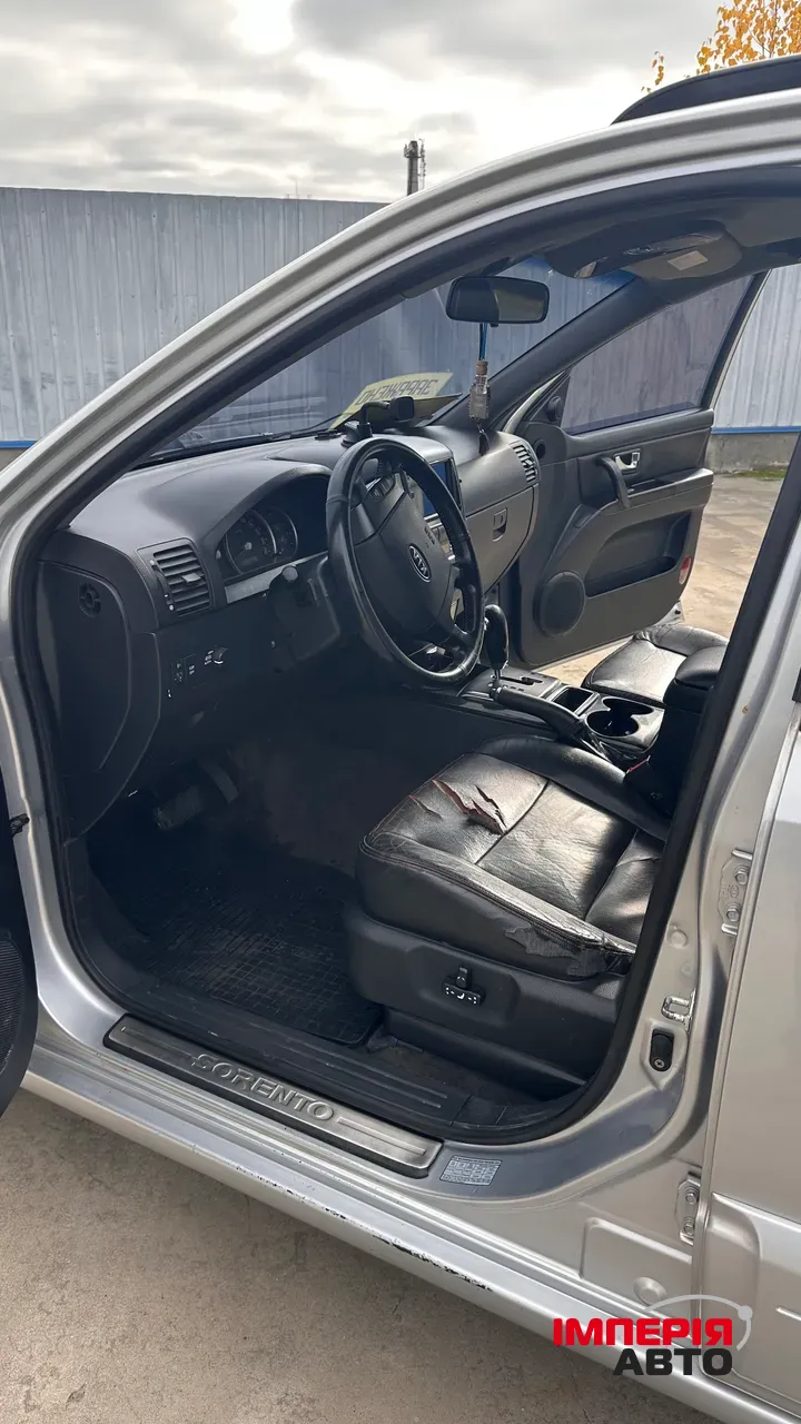 Kia Sorento - фото 13