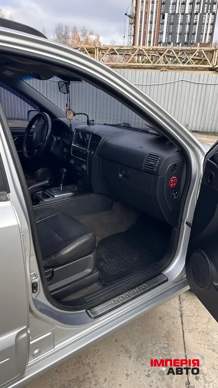Kia Sorento - фото 7
