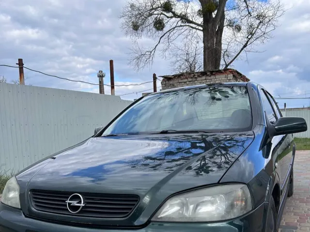 Opel Astra - фото 1