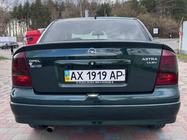 Opel Astra - фото 4