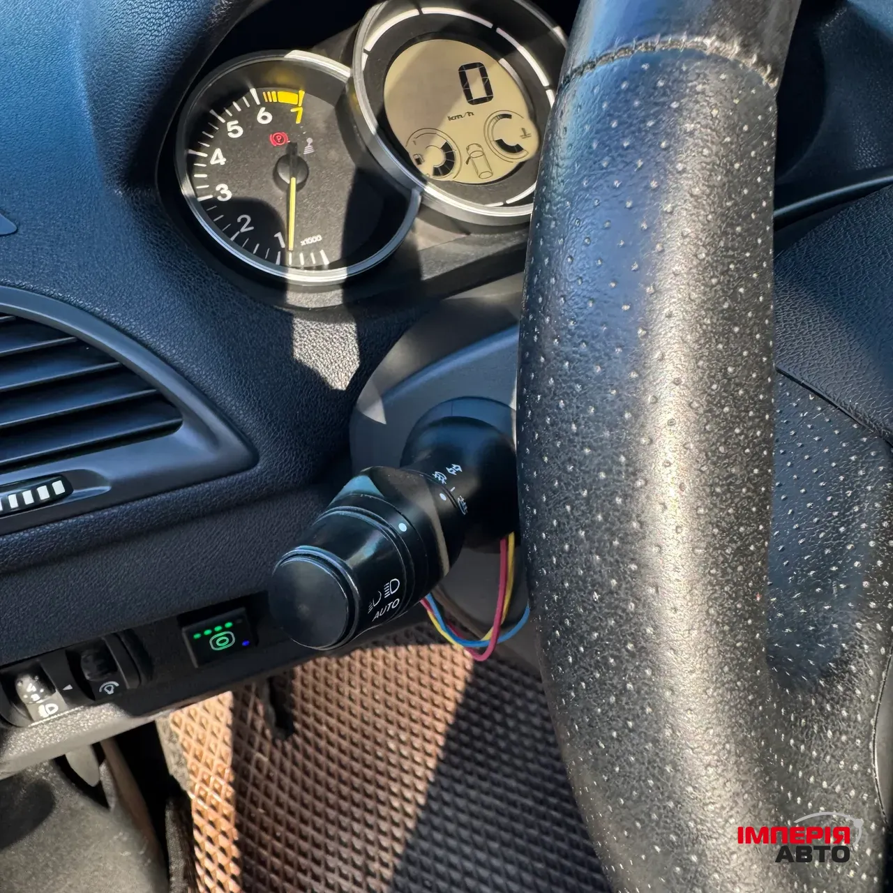 Renault Megane - фото 24