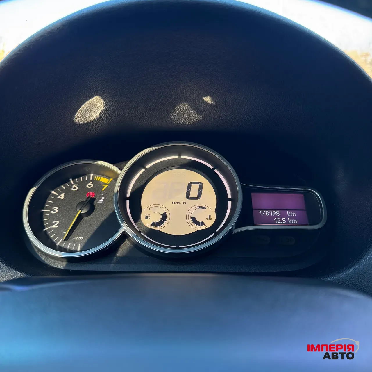 Renault Megane - фото 22