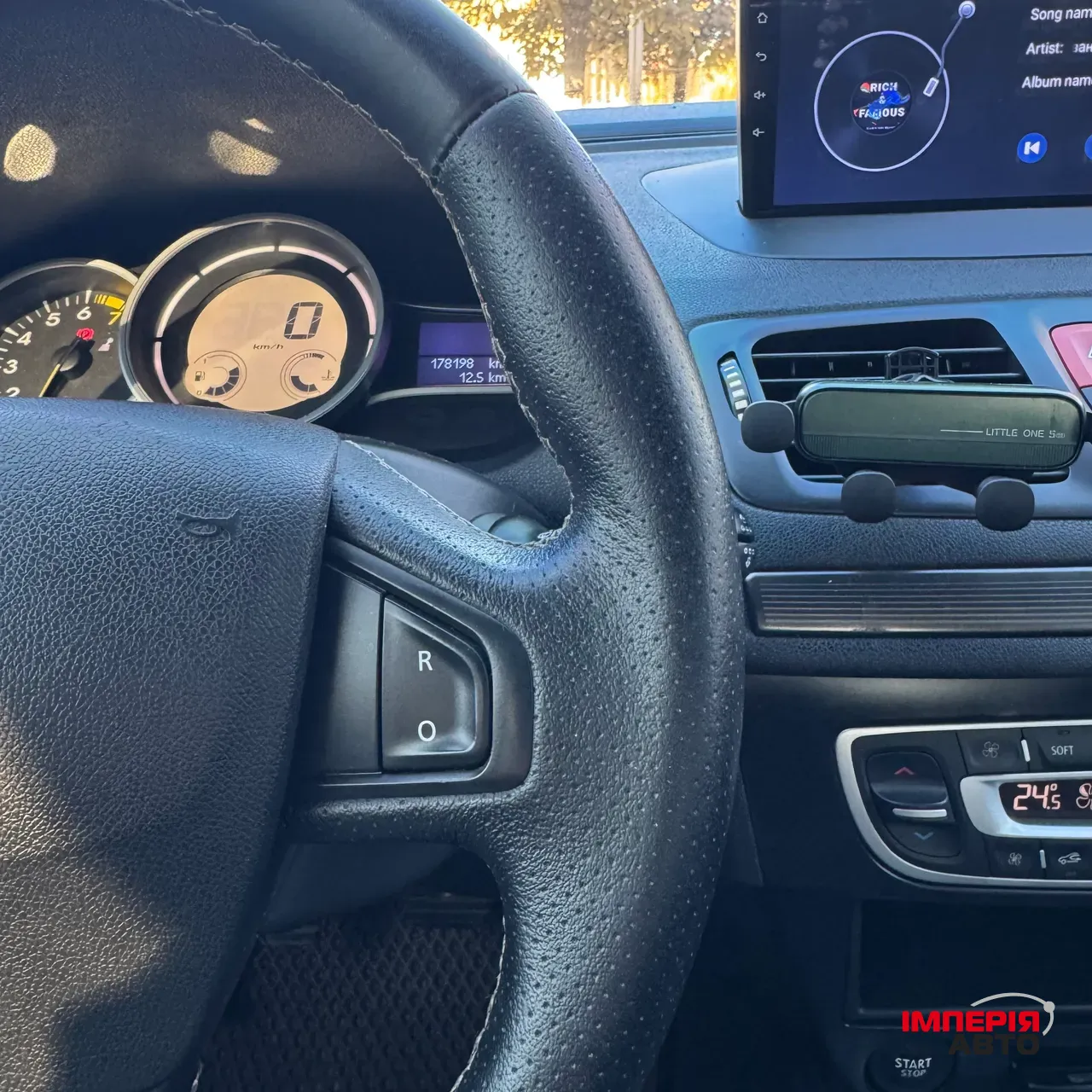 Renault Megane - фото 25