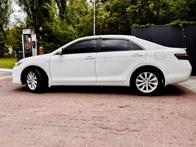 Toyota Camry - фото 4