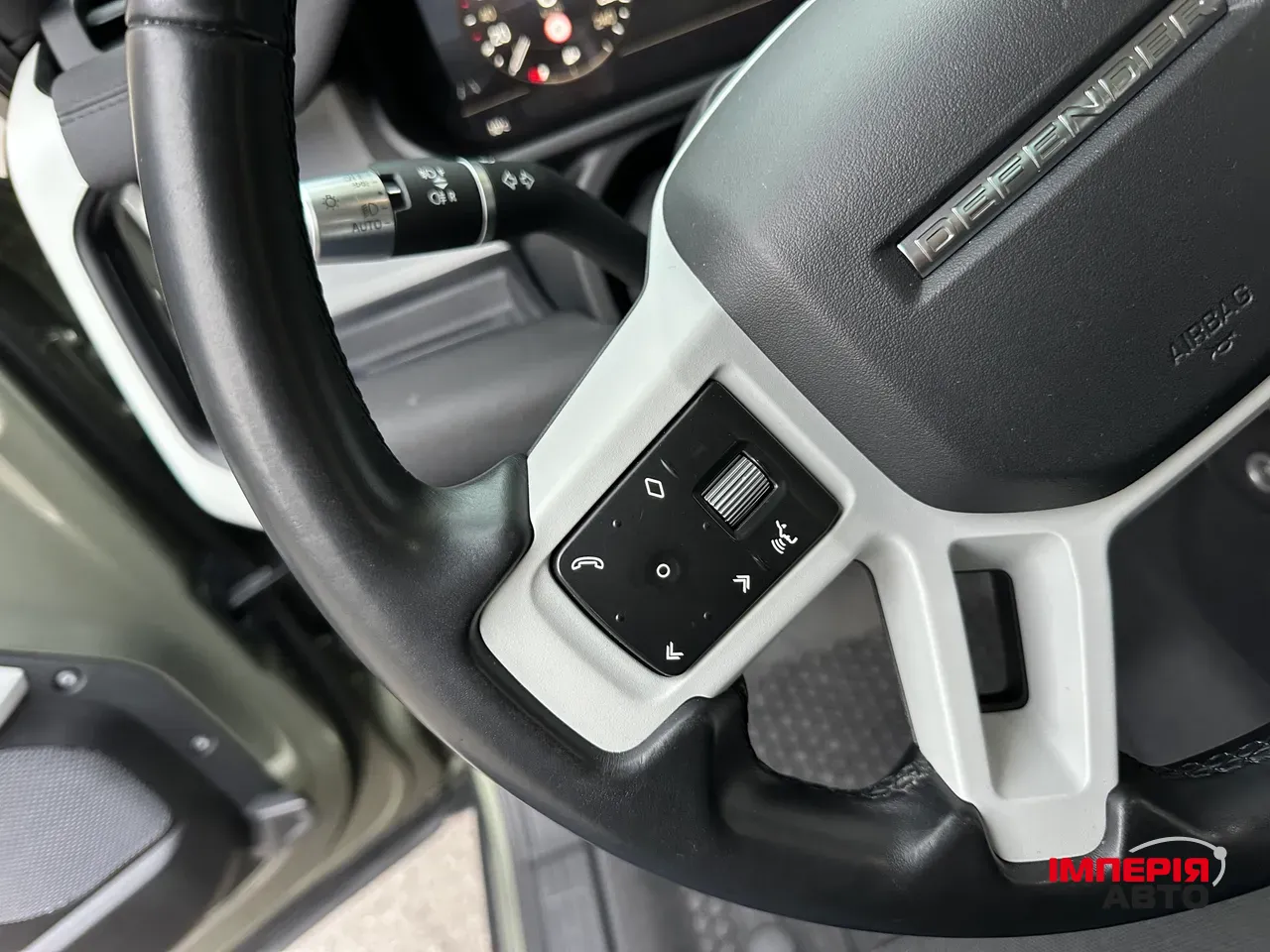 Land Rover Defender - фото 22