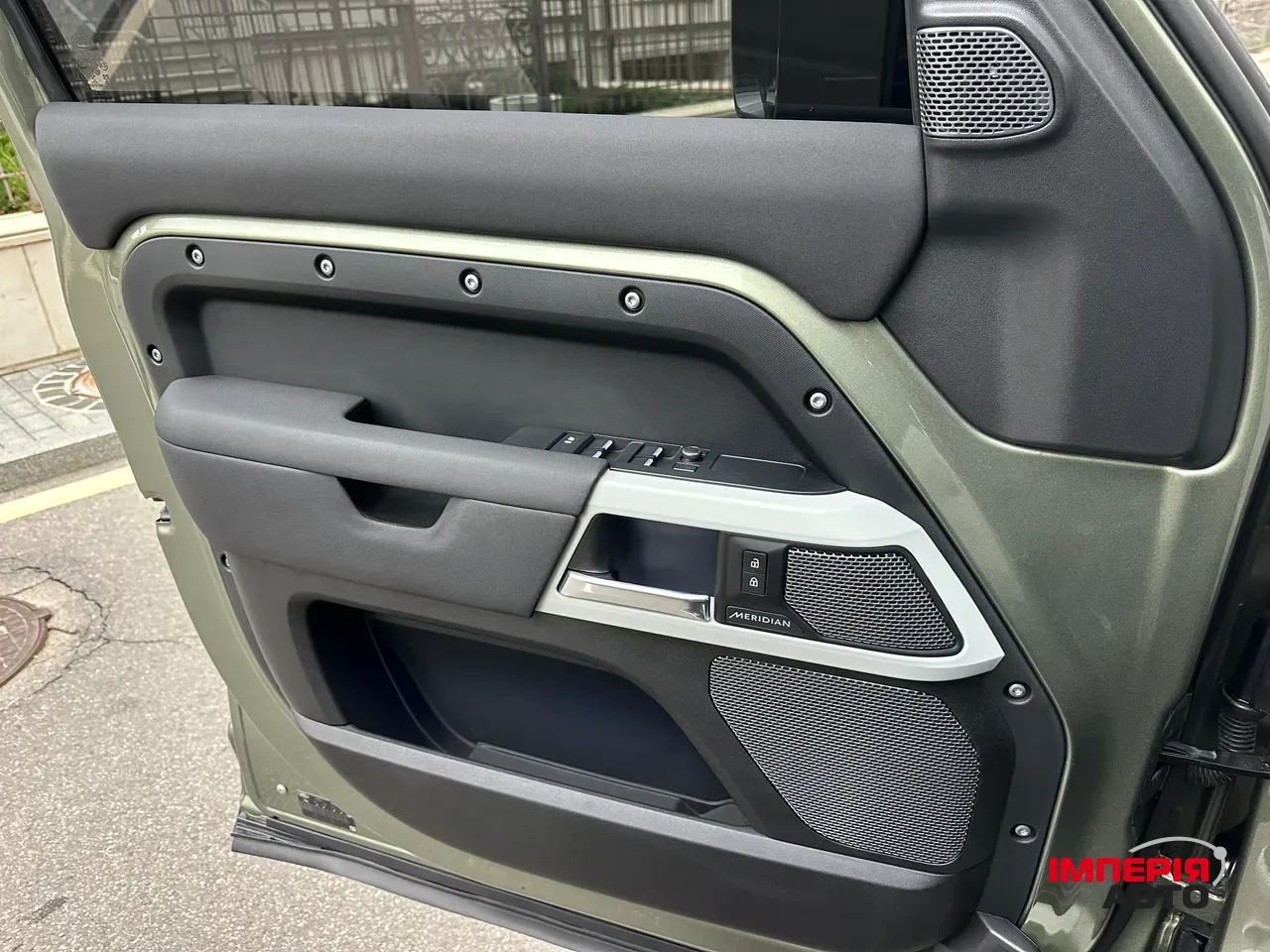 Land Rover Defender - фото 18