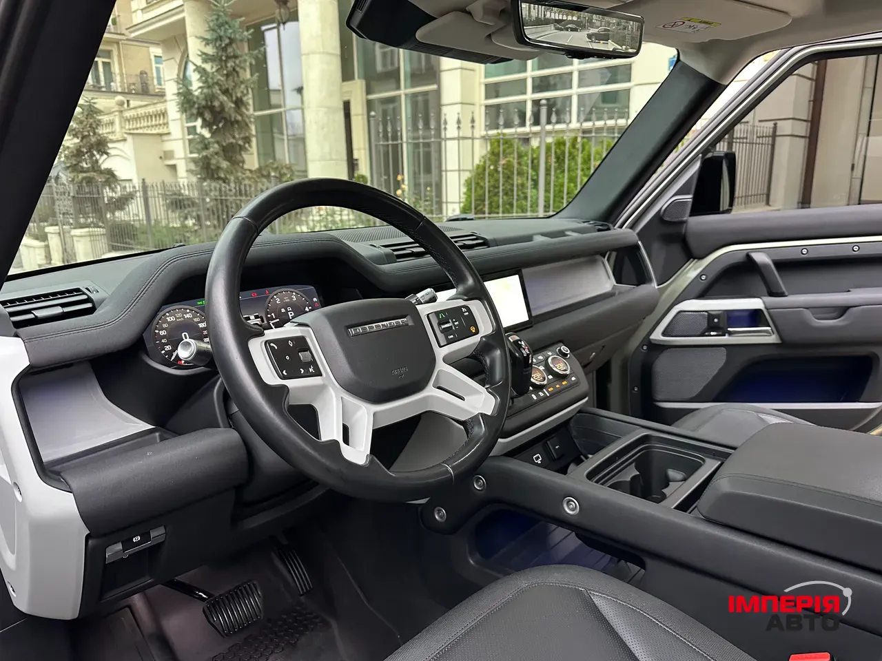 Land Rover Defender - фото 16