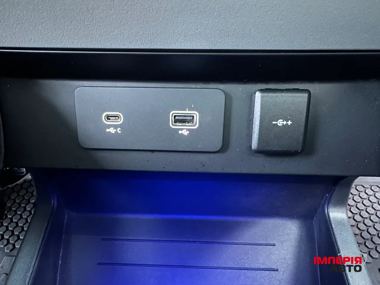 Land Rover Defender - фото 32