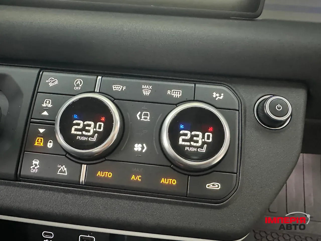 Land Rover Defender - фото 34