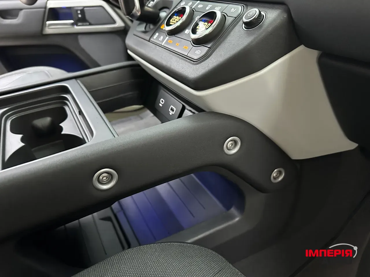 Land Rover Defender - фото 56