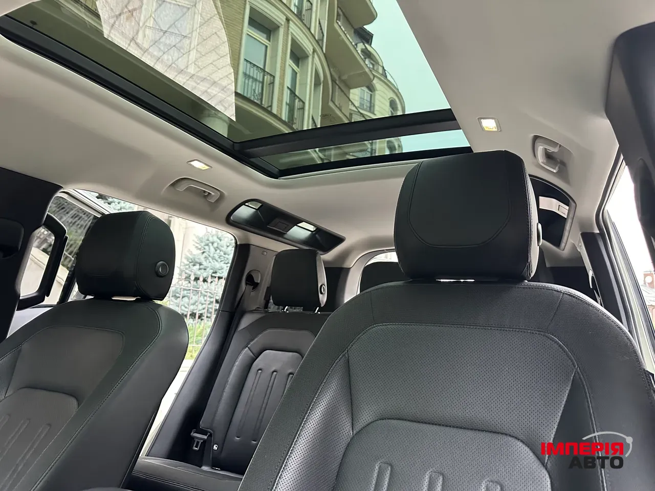 Land Rover Defender - фото 17