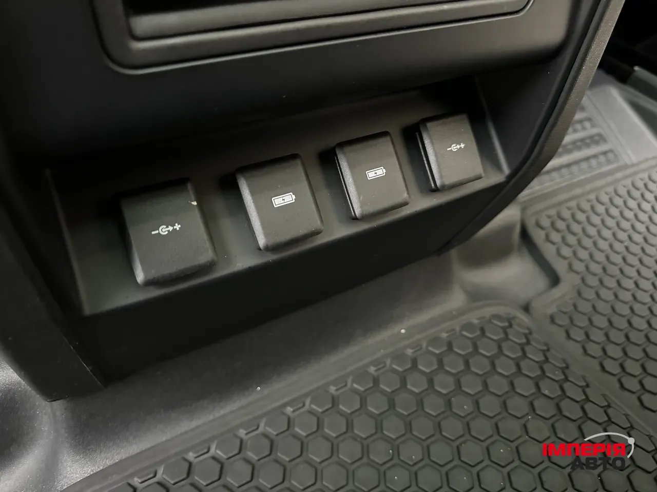 Land Rover Defender - фото 72