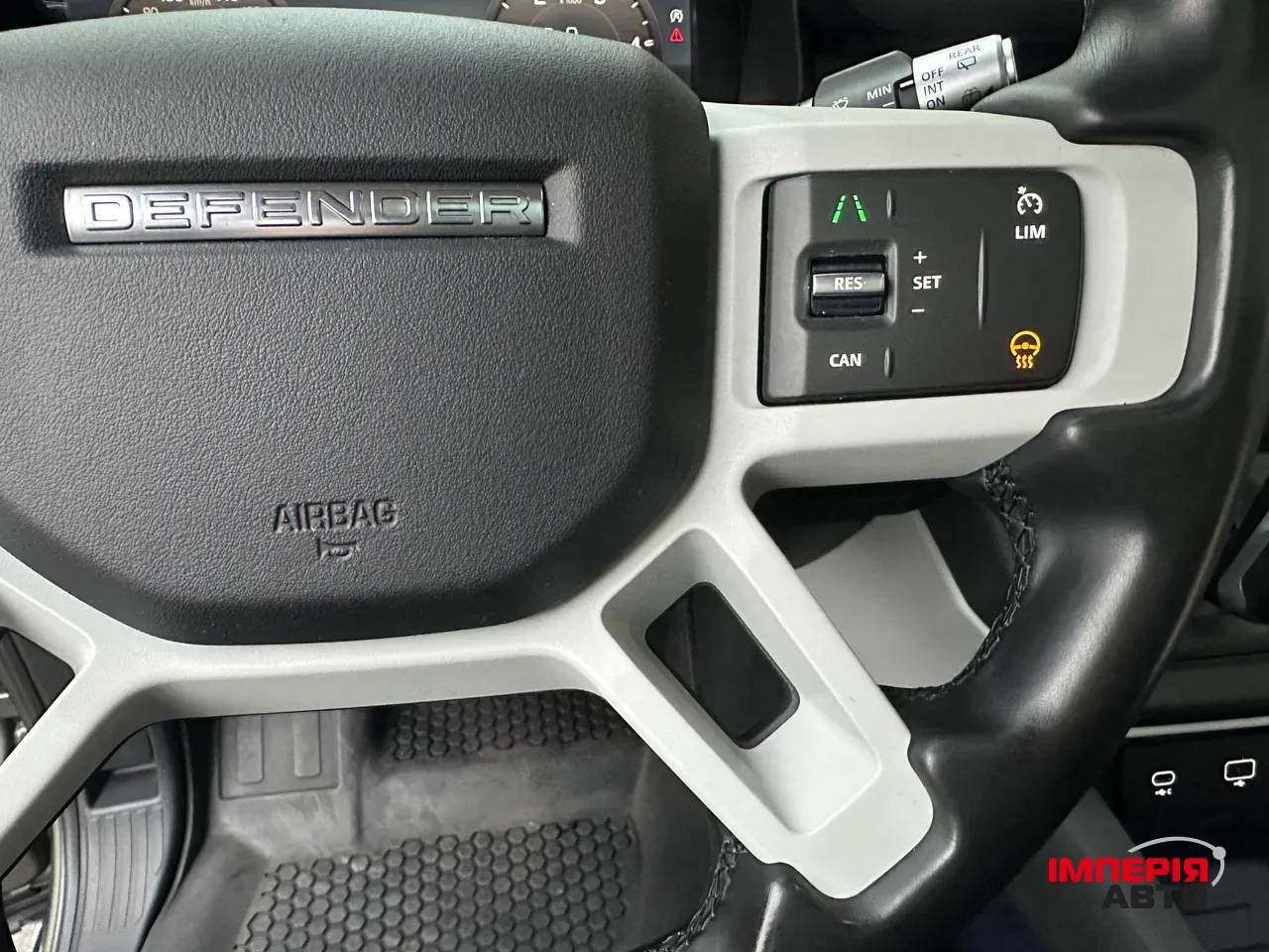 Land Rover Defender - фото 24