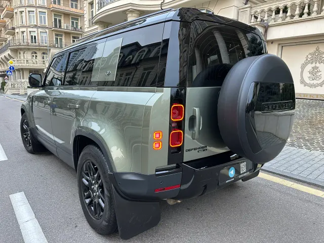 Land Rover Defender - фото 1