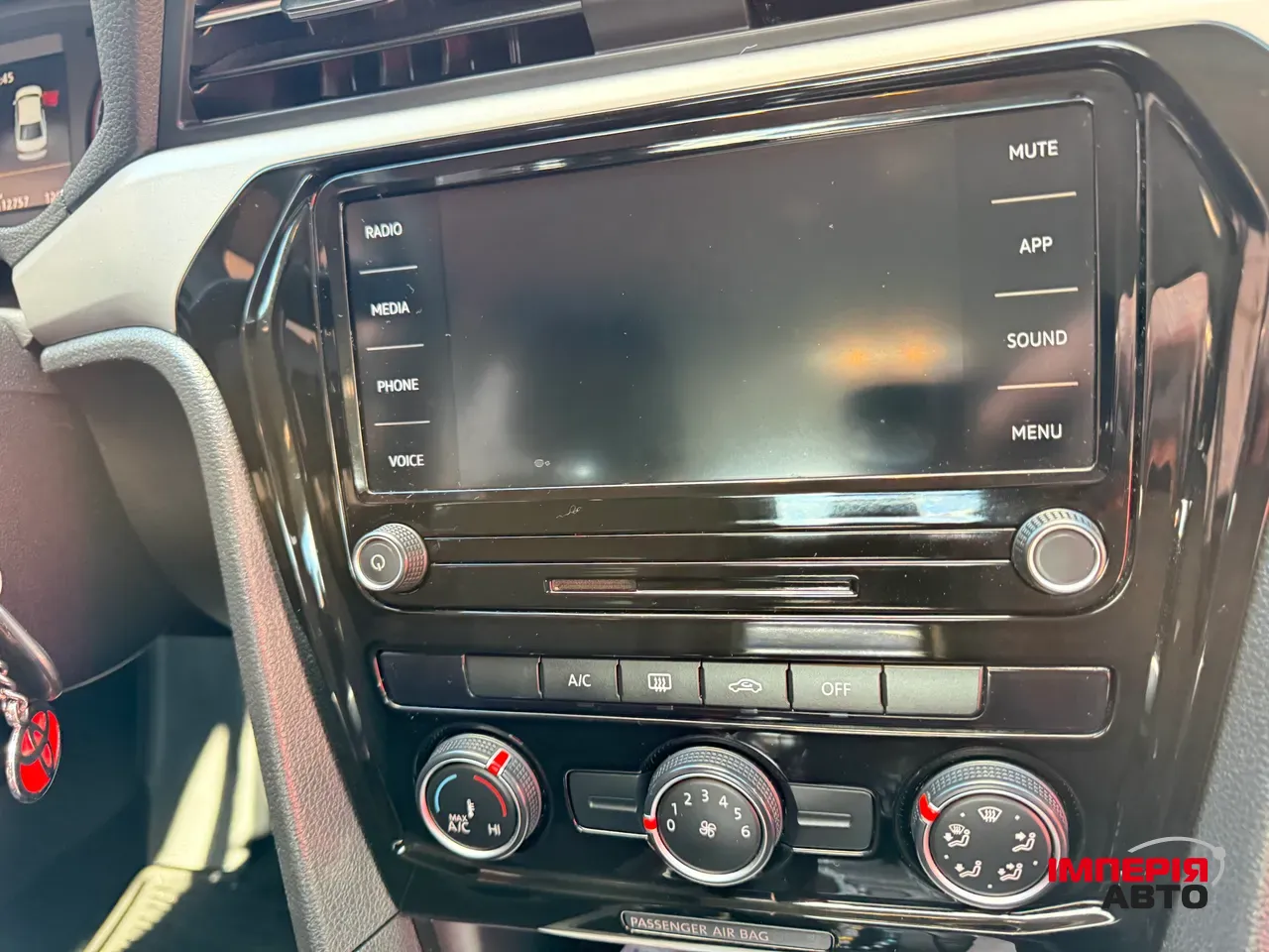 Volkswagen Passat (North America and China) - фото 7