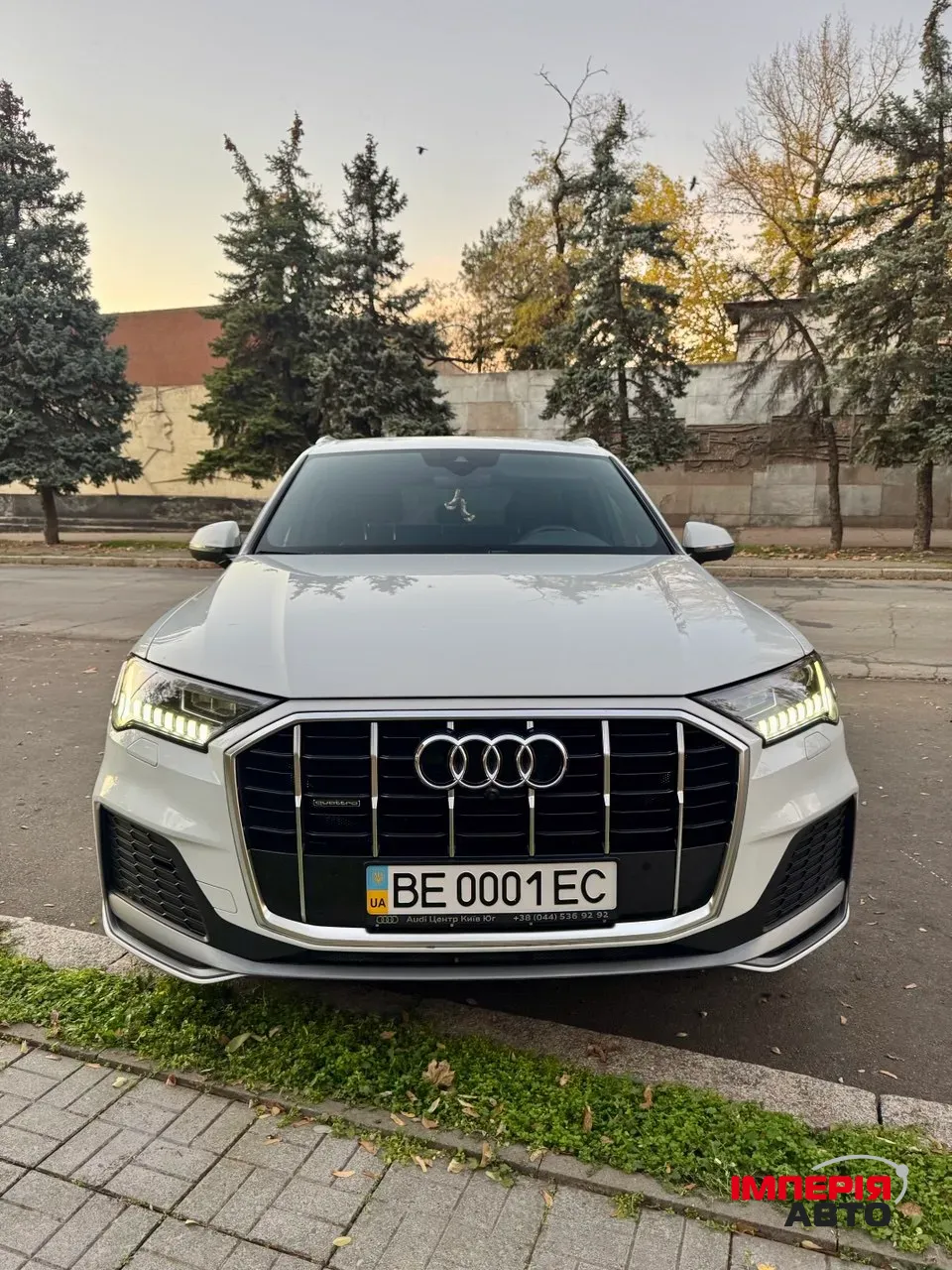 Audi Q7 - фото 6