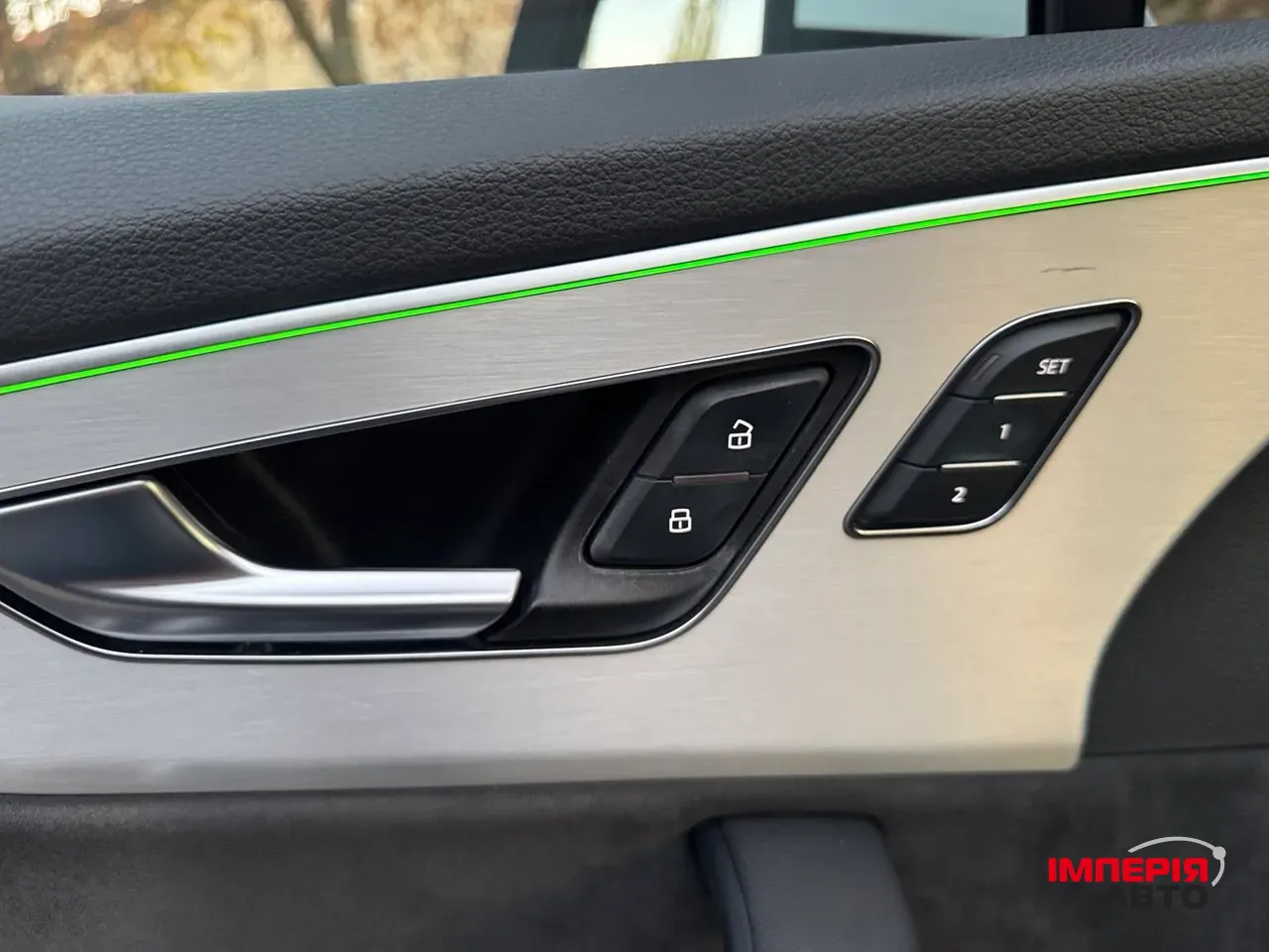 Audi Q7 - фото 22