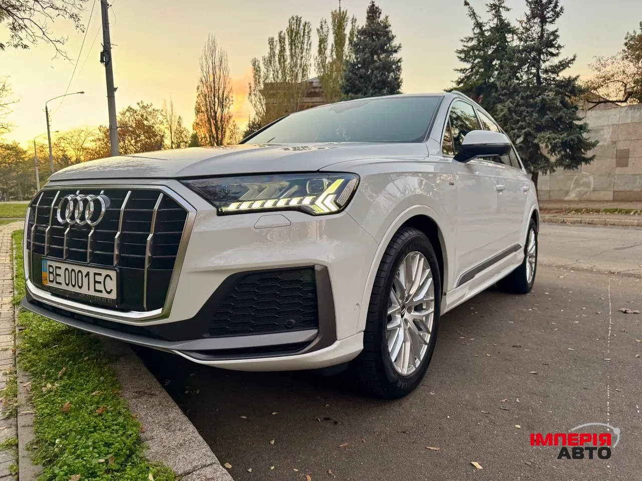 Audi Q7 - фото 1