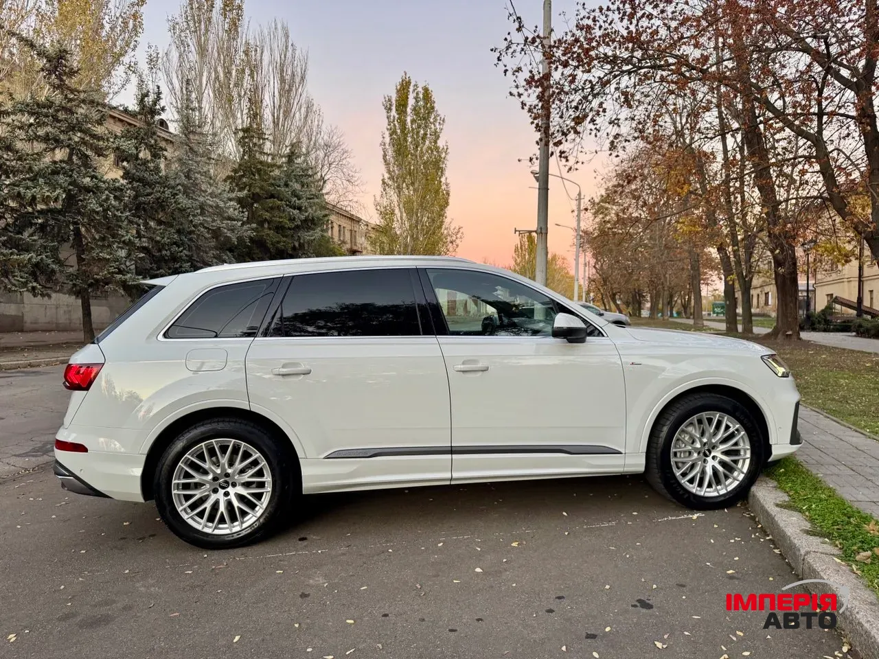 Audi Q7 - фото 7