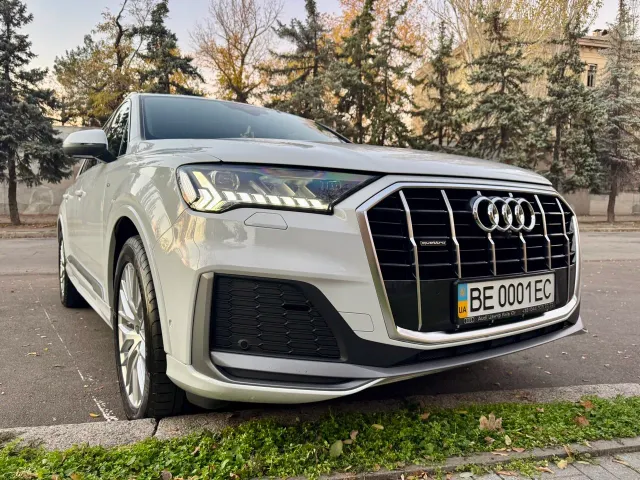 Audi Q7 - фото 5
