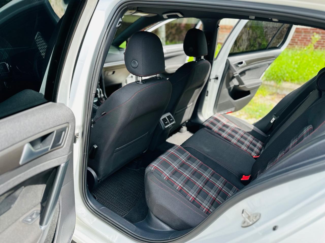 Volkswagen Golf GTI - зображення 2