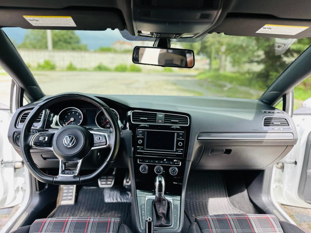 Volkswagen Golf GTI - фото 7