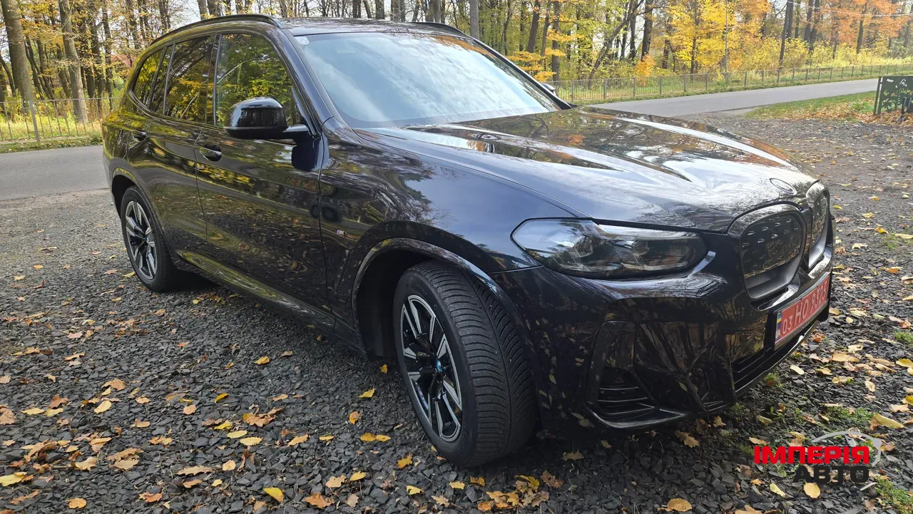 BMW iX3 - фото 2
