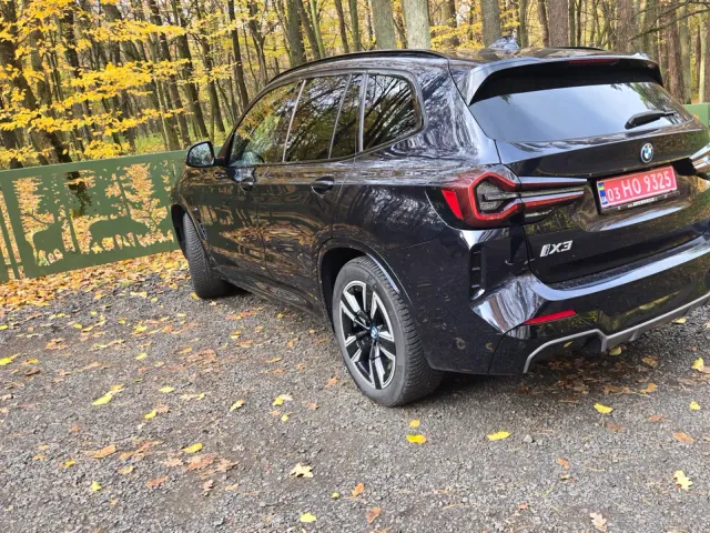 BMW iX3 - фото 5