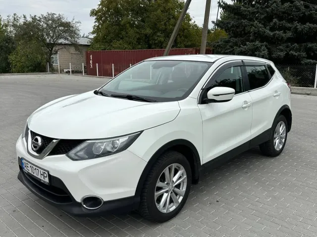 Nissan Qashqai - фото 1