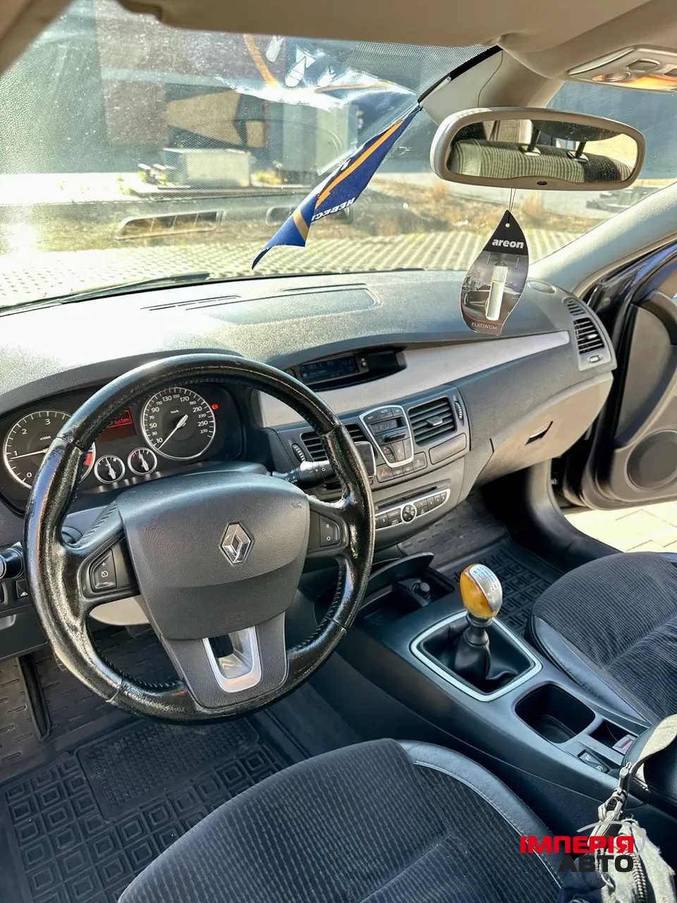 Renault Laguna - фото 9