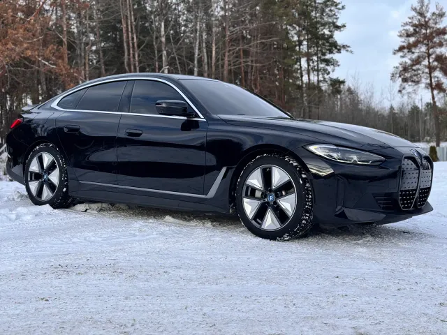 BMW i4 - фото 2