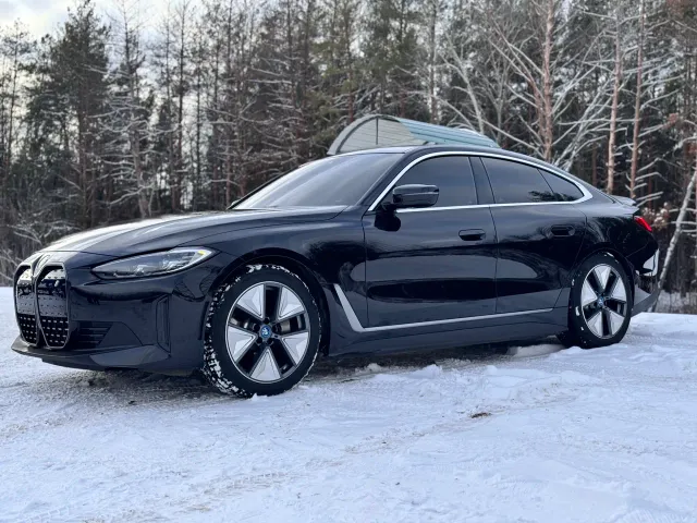 BMW i4 - фото 3