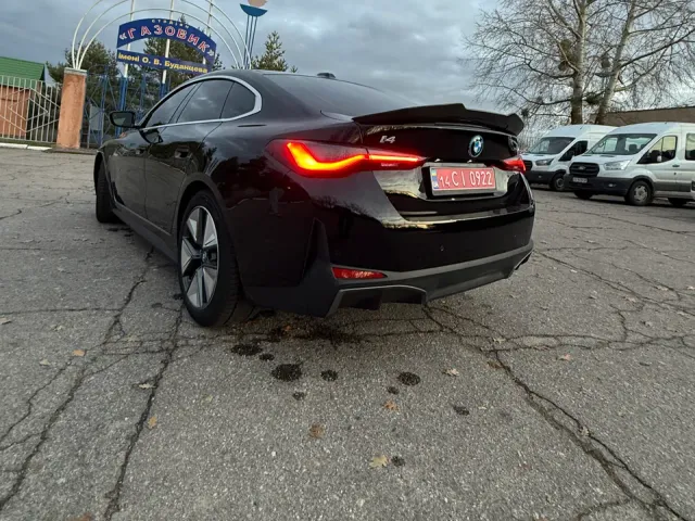 BMW i4 - фото 5