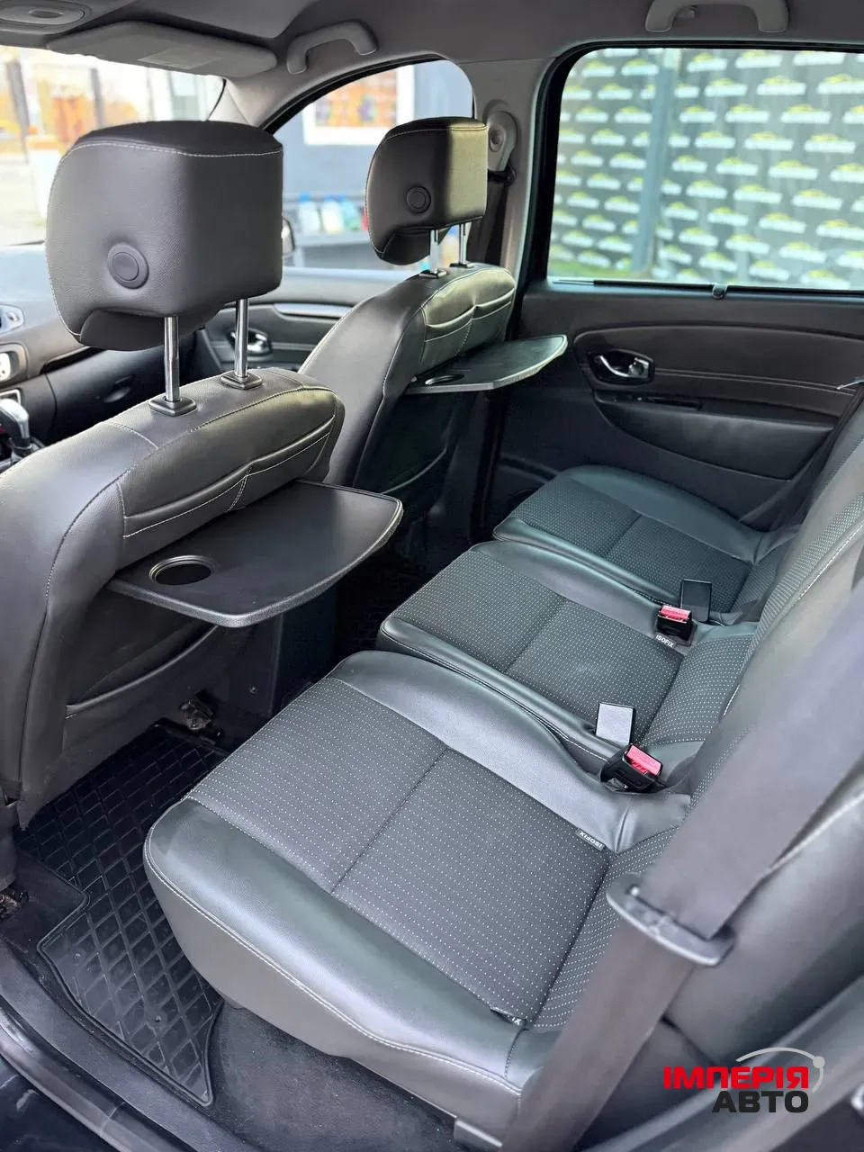 Renault Scenic - фото 9