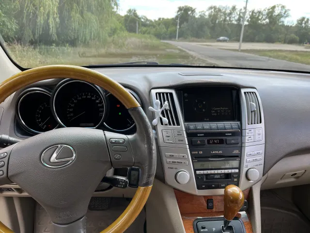 Lexus RX - фото 4