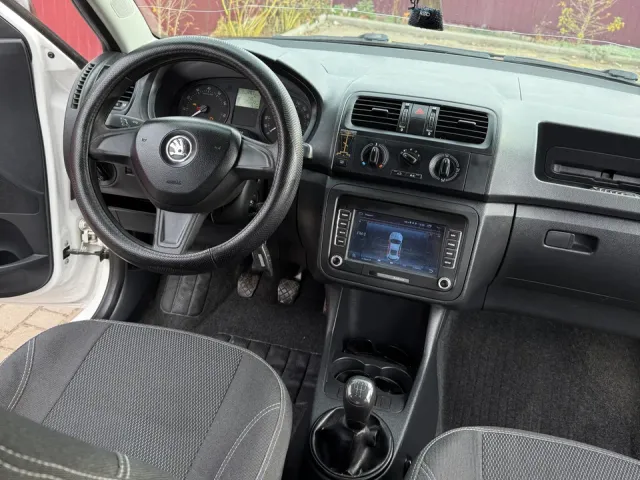 Skoda Fabia - фото 4
