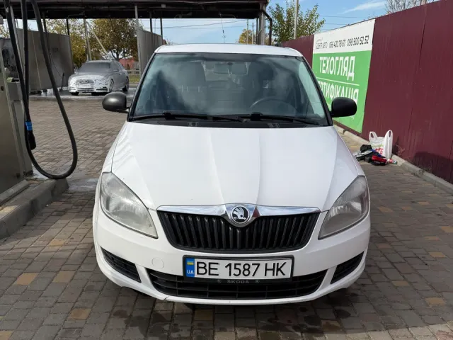 Skoda Fabia - фото 2