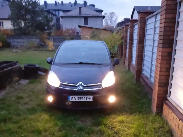 Citroen C4 Picasso - фото 1