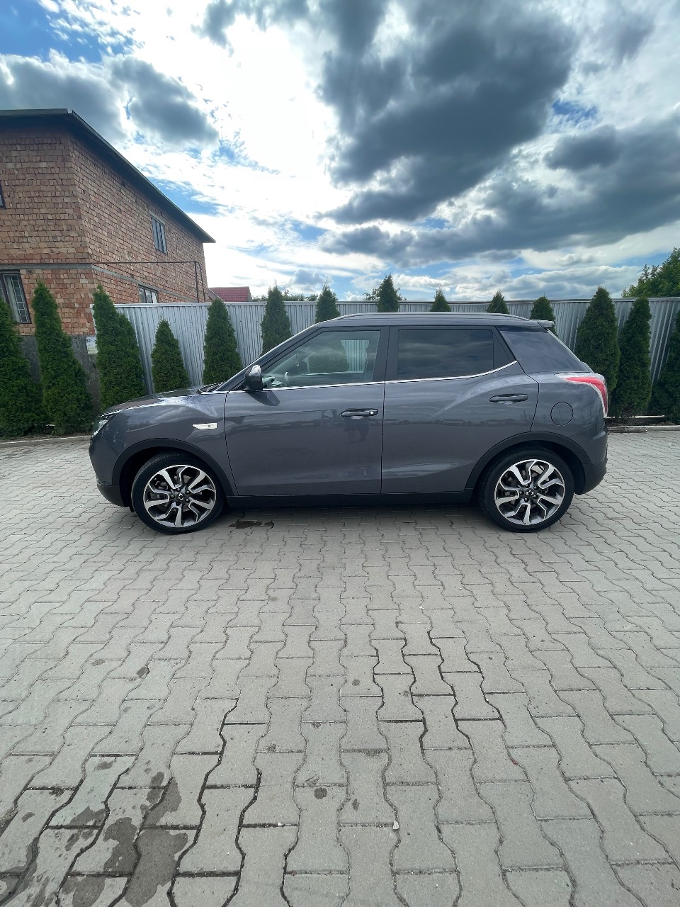 SsangYong Tivoli - фото 3