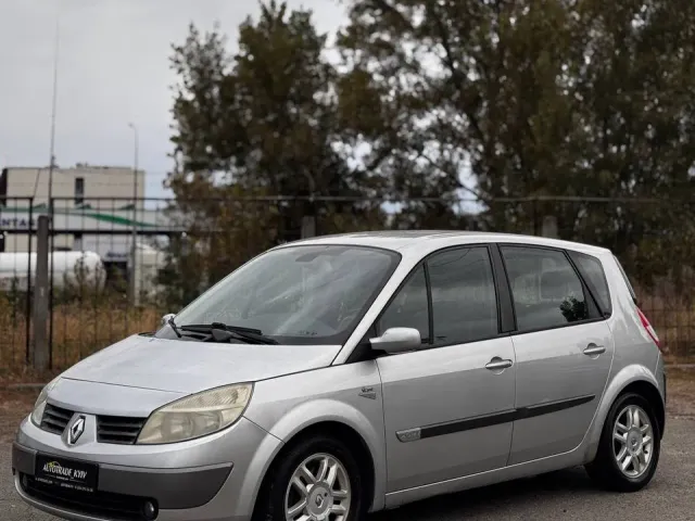 Renault Megane - фото 1
