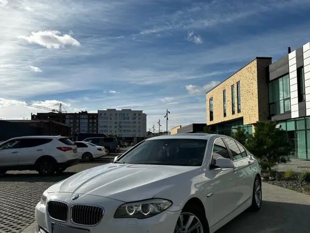 BMW 5 серії - фото 1