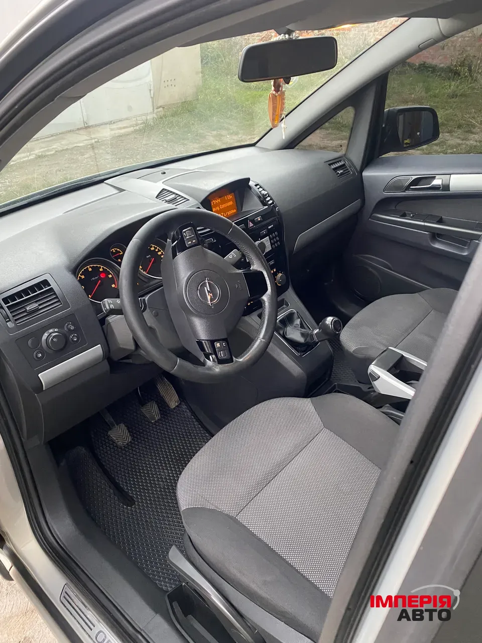 Opel Zafira - фото 6