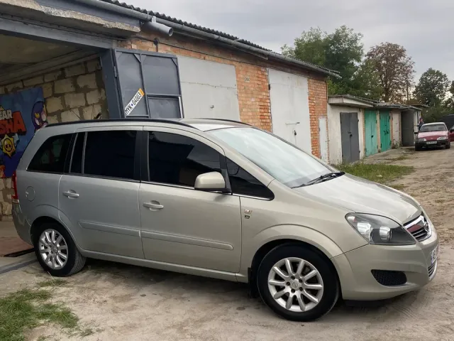 Opel Zafira - фото 3