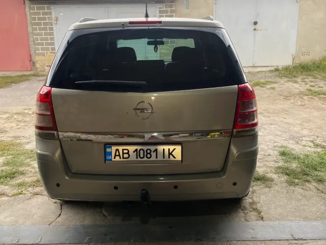 Opel Zafira - фото 4