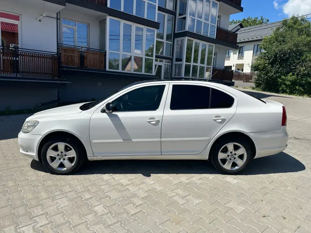Skoda Octavia - фото 3