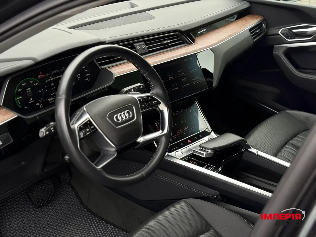 Audi e-tron - фото 17