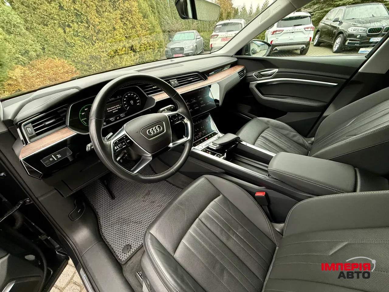 Audi e-tron - фото 14