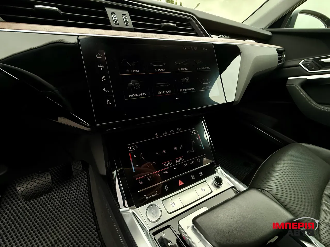 Audi e-tron - фото 19