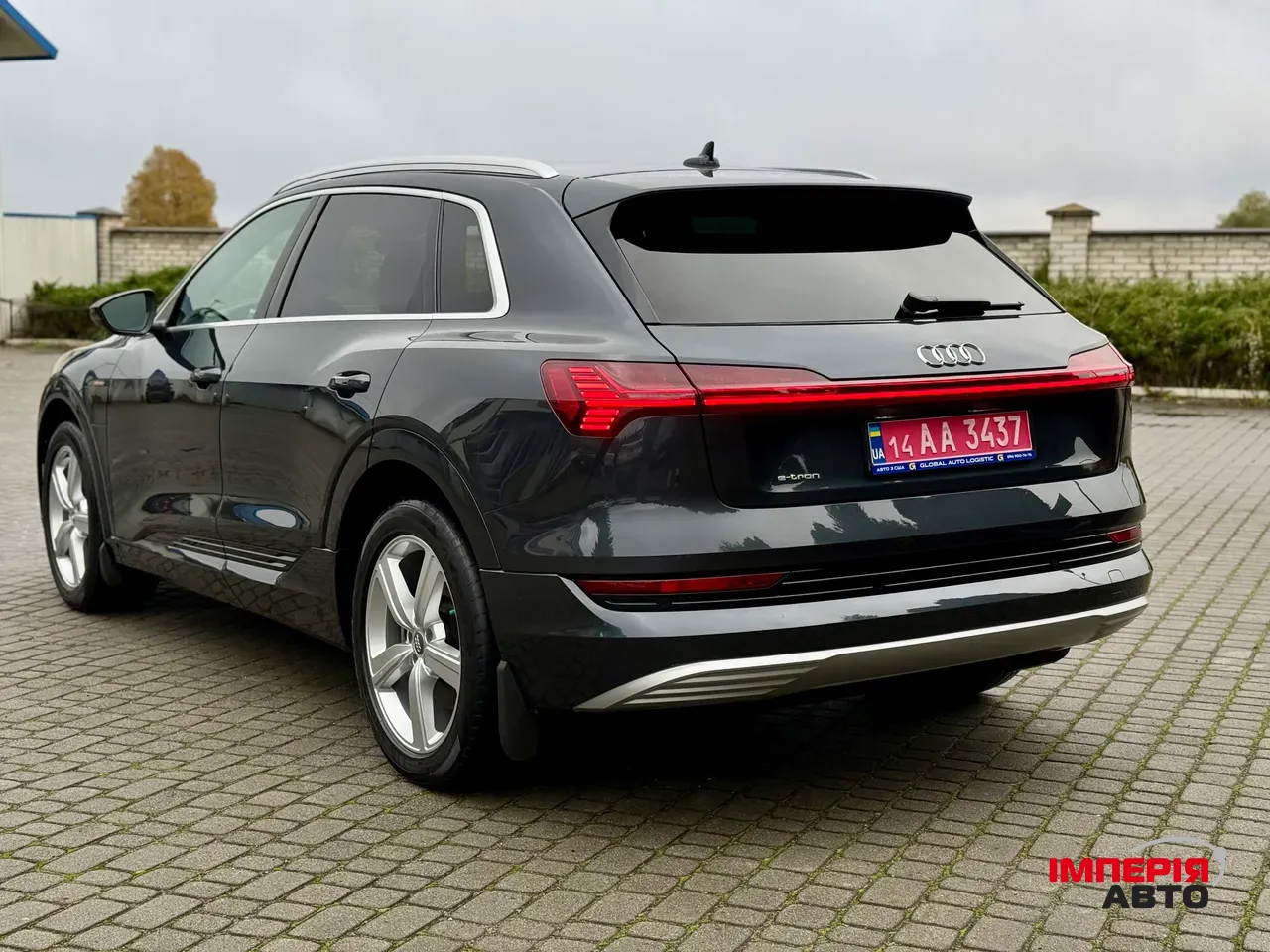 Audi e-tron - фото 6